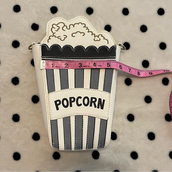 Popcorn Novelty Purse - Picture 7 of 9
